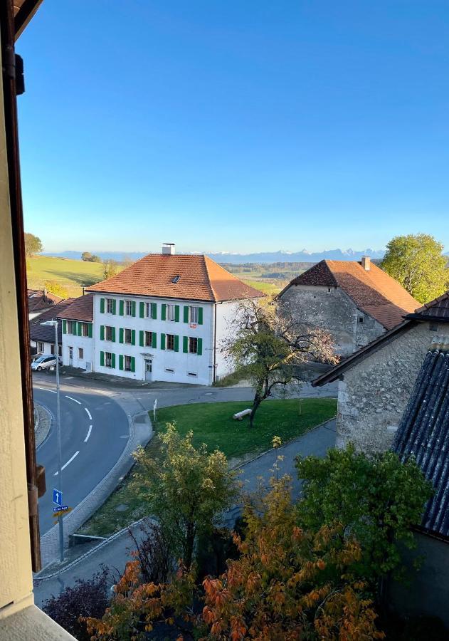 Hotel Du Cheval Blanc Ла-Нёввиль Экстерьер фото